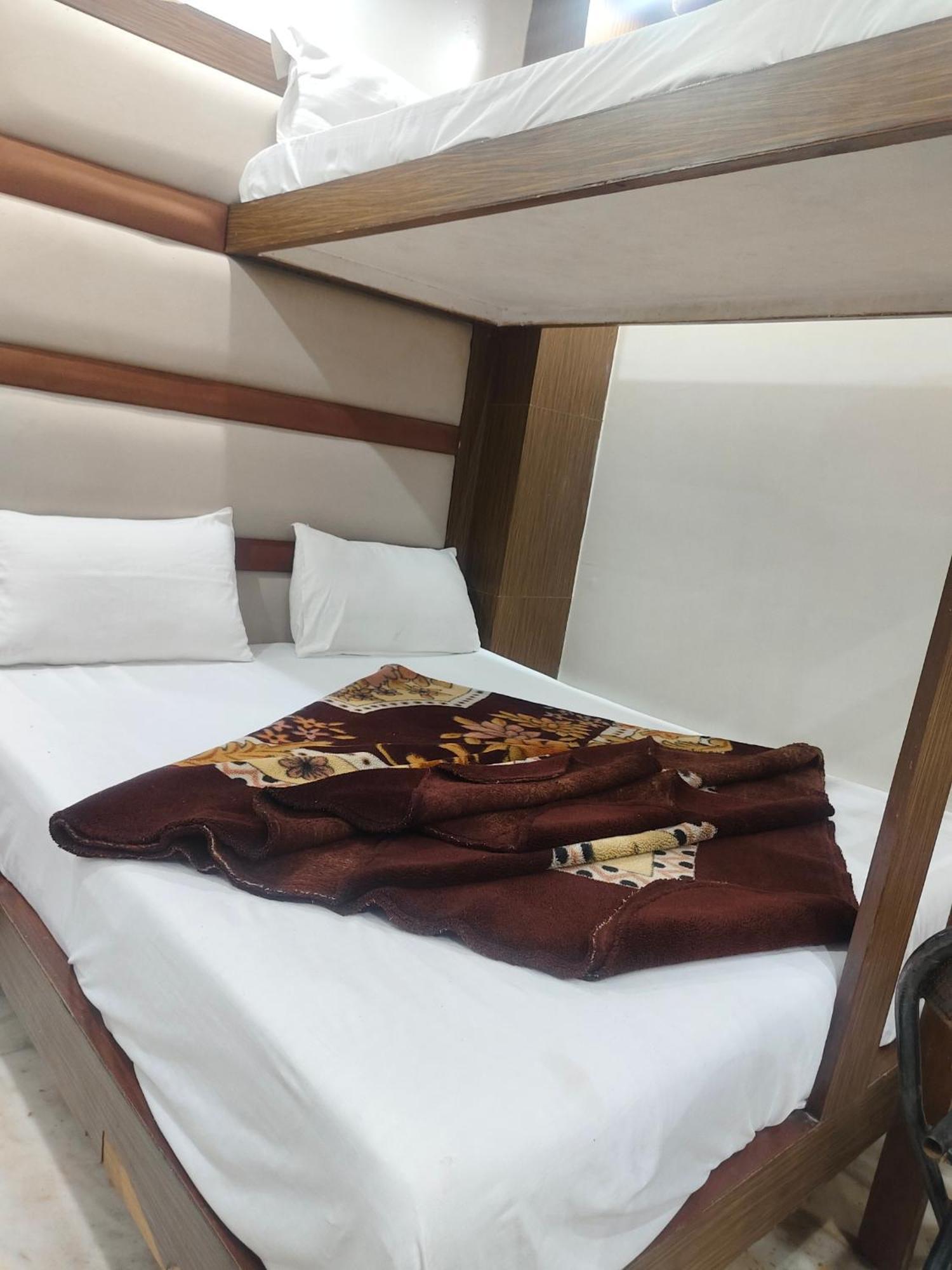 Family Spot Otel Yeni Delhi Dış mekan fotoğraf