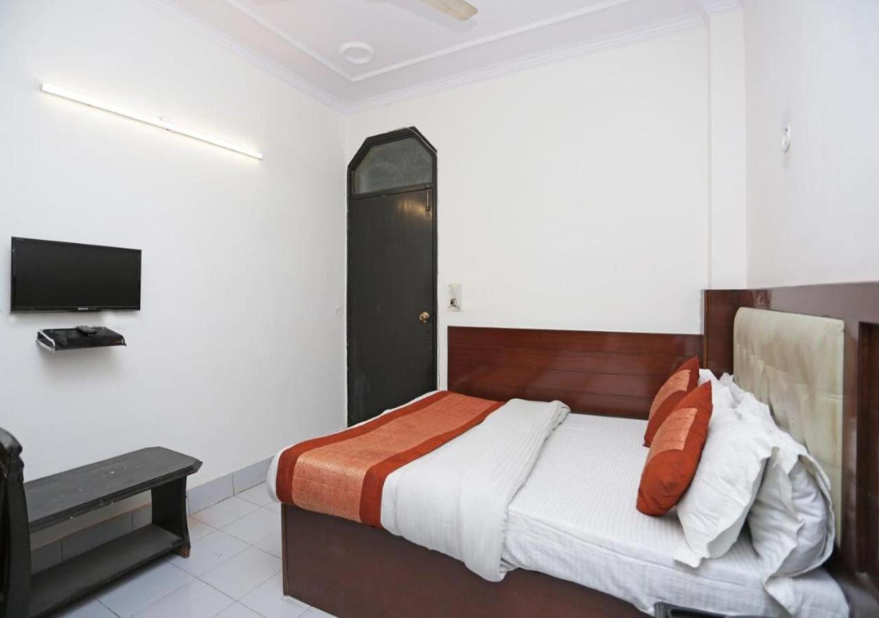 Family Spot Otel Yeni Delhi Dış mekan fotoğraf