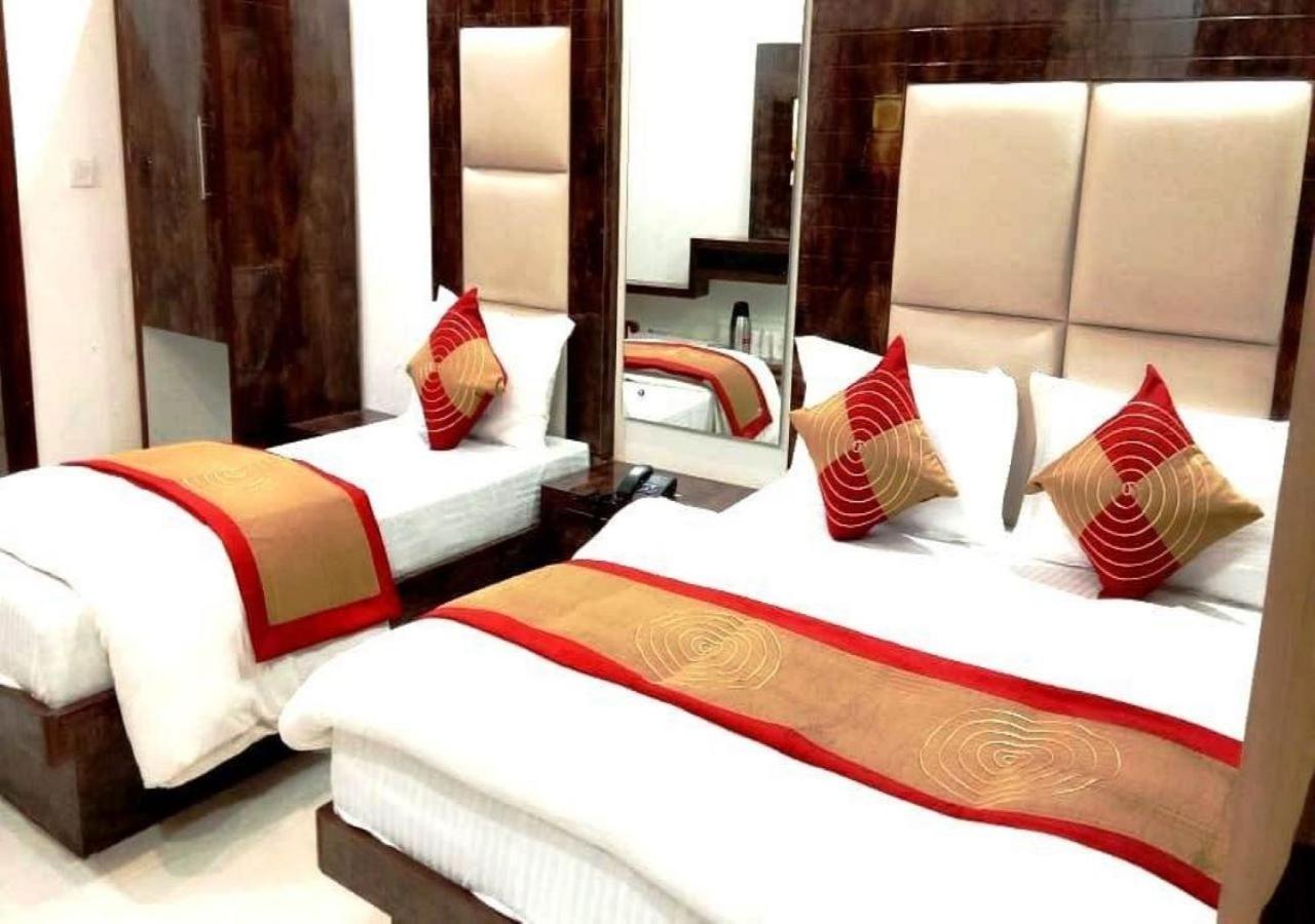 Family Spot Otel Yeni Delhi Dış mekan fotoğraf