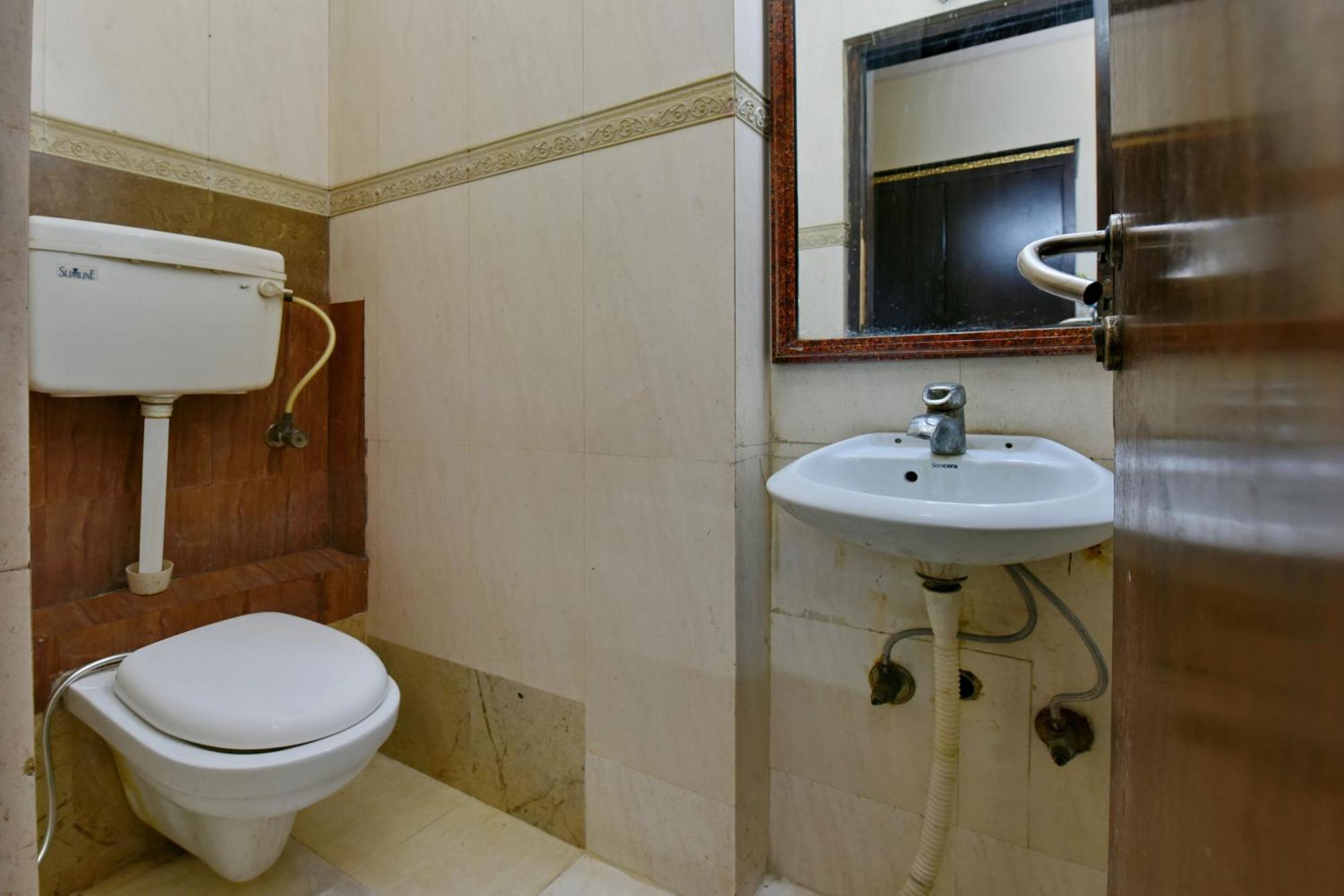 Family Spot Otel Yeni Delhi Dış mekan fotoğraf