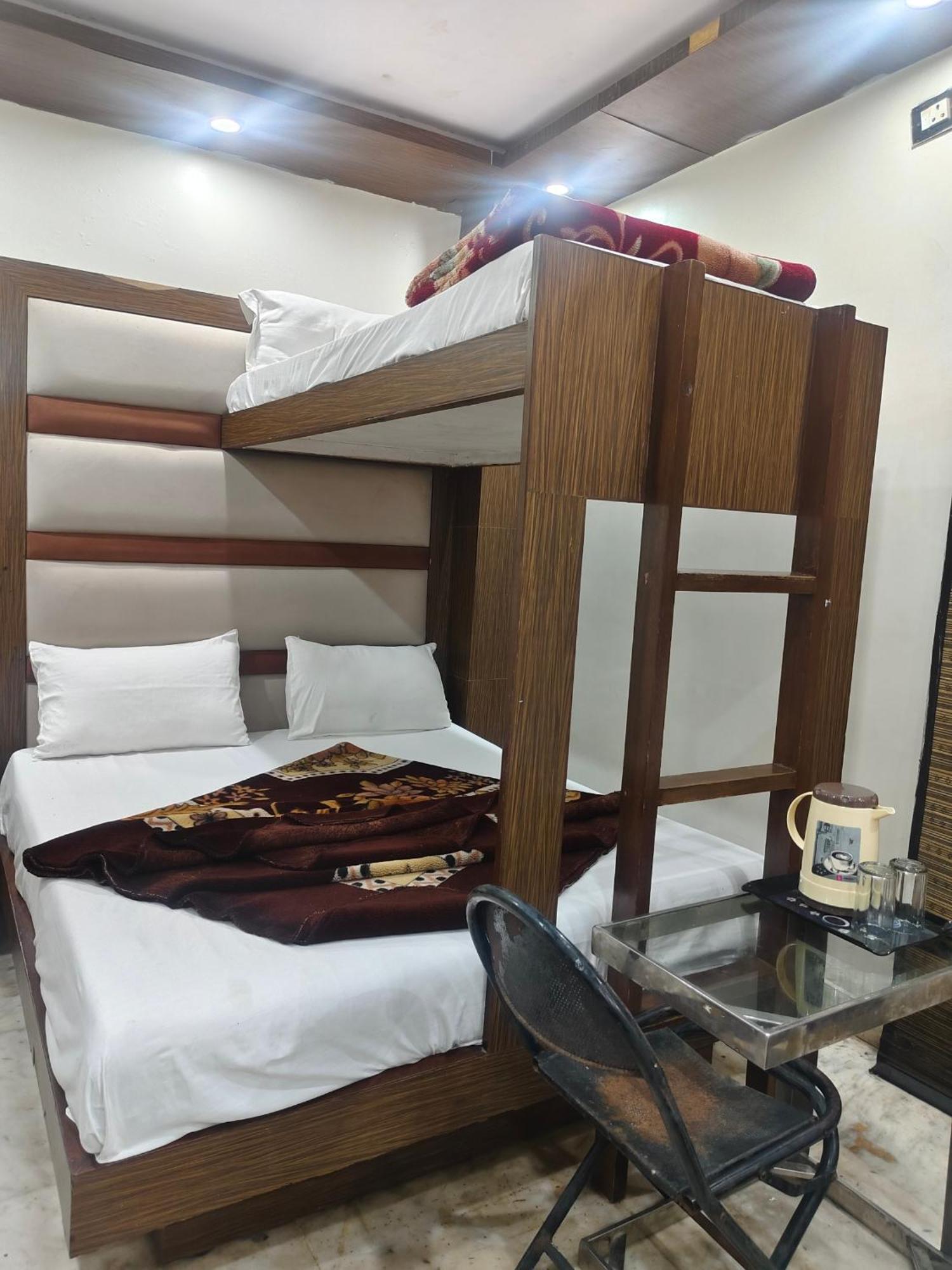 Family Spot Otel Yeni Delhi Dış mekan fotoğraf