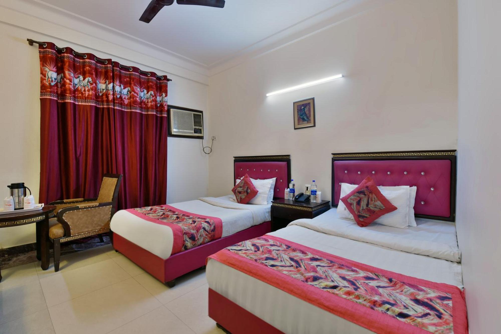 Family Spot Otel Yeni Delhi Dış mekan fotoğraf