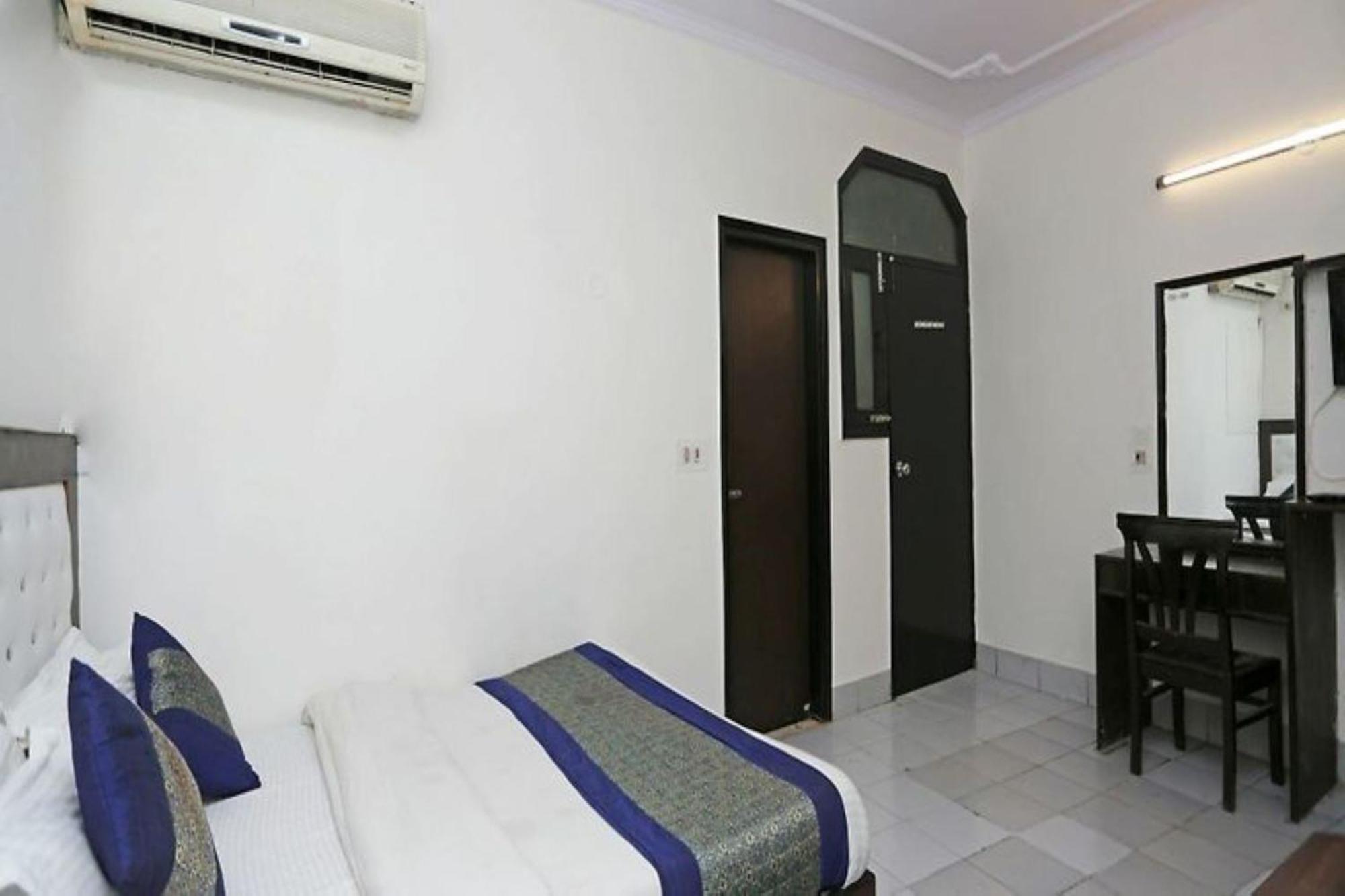 Family Spot Otel Yeni Delhi Dış mekan fotoğraf