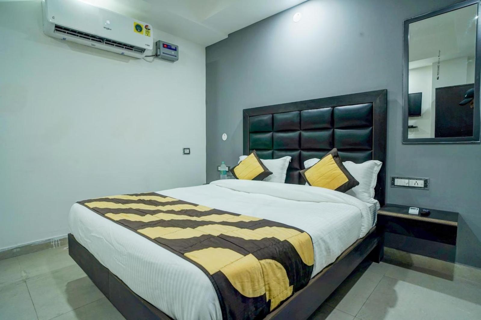 Family Spot Otel Yeni Delhi Dış mekan fotoğraf