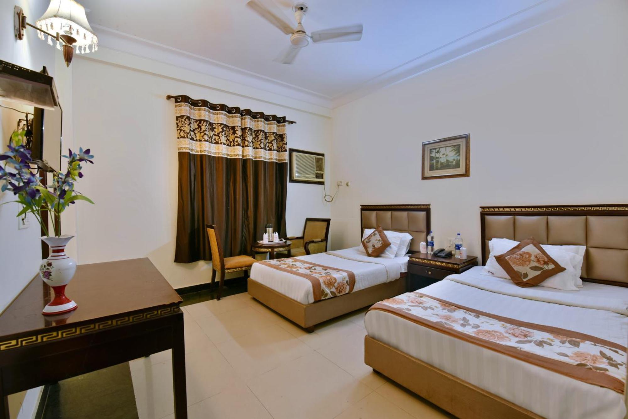 Family Spot Otel Yeni Delhi Dış mekan fotoğraf